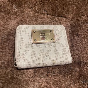Michael Kors small white leather zipper wallet